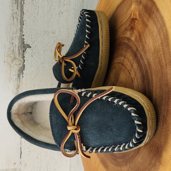 NWOT MAGELLAN WOMEN'S SUEDE INDOOR/OUTDOOR MOCCASINS - Picture 7 of 7